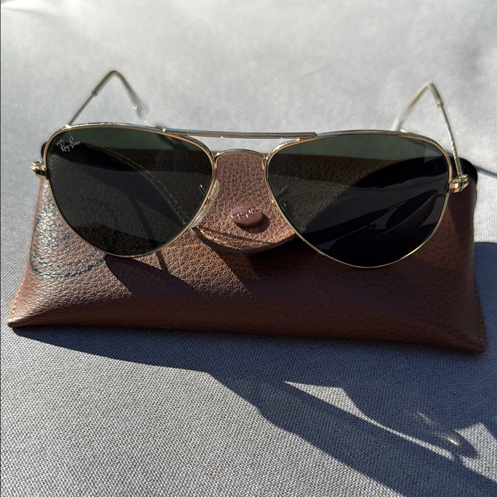 Ray-Ban Gold Aviator Sunglasses